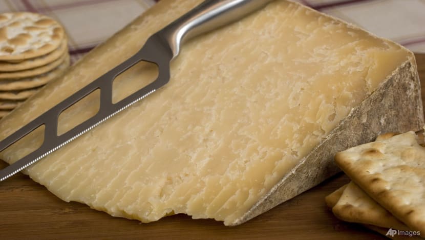Thieves make off with US$390,000 worth of cheddar from London cheesemaker Thieves make off with US$390,000 worth of cheddar from London cheesemaker