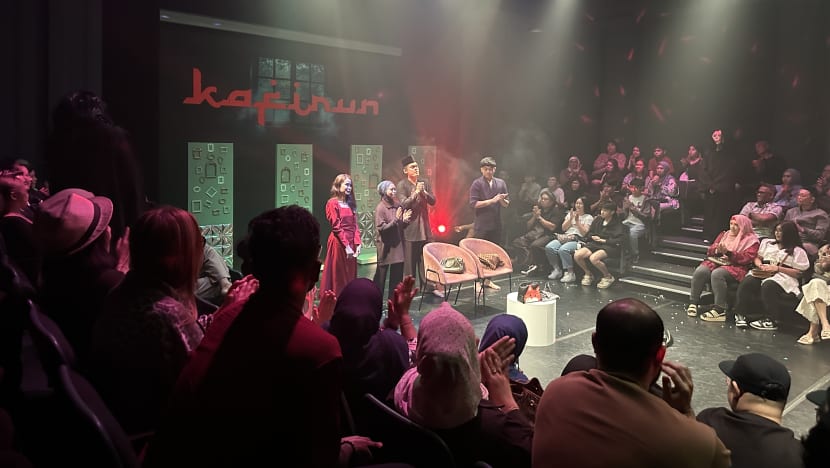 "Kelihatan warak tapi...": Hafidz Rahman jelaskan idea di sebalik 'Kafirun' yang tiketnya habis dijual "Kelihatan warak tapi...": Hafidz Rahman jelaskan idea di sebalik 'Kafirun' yang tiketnya habis dijual