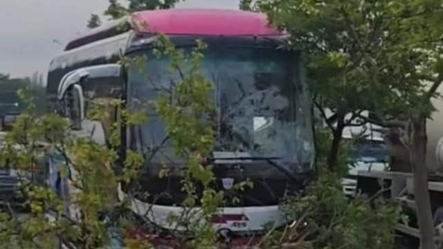 丹那美拉海岸路四车相撞 65岁水泥车司机协助调查