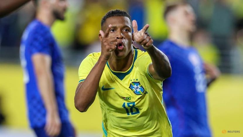 Brazil score twice late on to beat Croatia 3-1 in World Cup tune-up