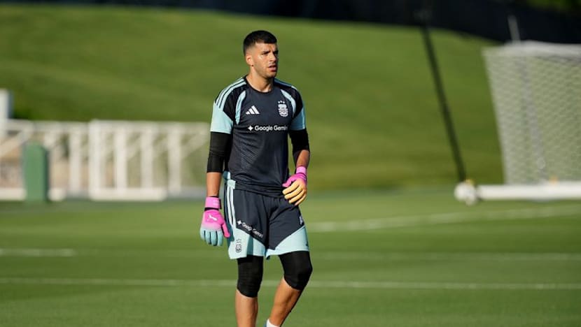 Man City sign goalkeeper Rulli from Marseille