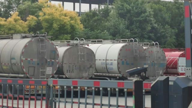 中国罐车运输乱象！ 卸完煤制油未清洗转装食用油