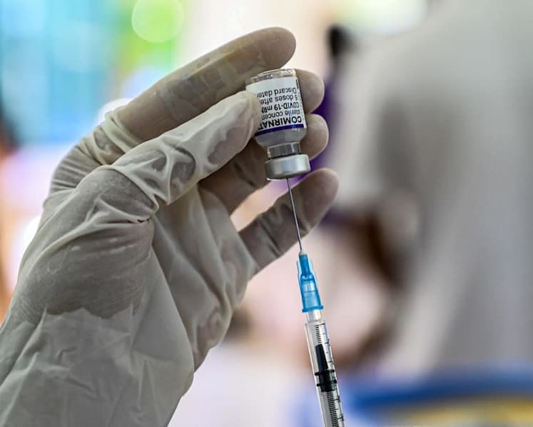 S'pore to transition to 'up-to-date' vaccination policy as it recommends boosters for seniors, children aged 5-11