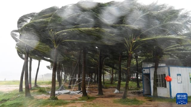 超强台风“摩羯”登陆海南 风力超过17级