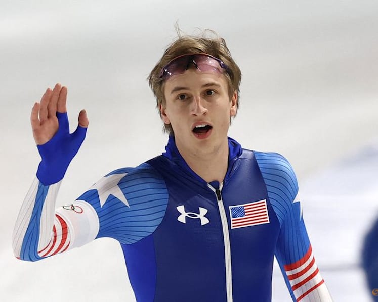 Speed skating-Unstoppable Stolz blazes to 500m crown for his second Milano Cortina gold