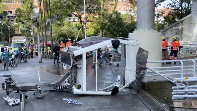 哥伦比亚缆车坠地 至少1死20人伤