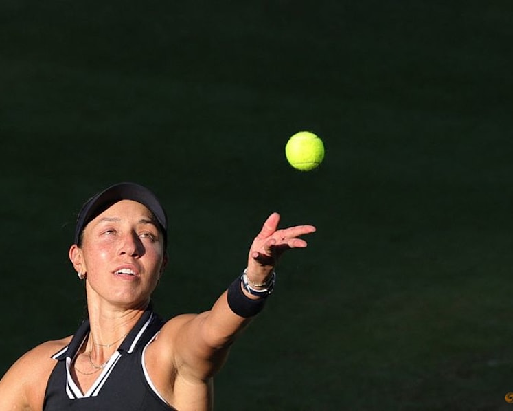 Noskova beats Pegula to lift Berlin Open trophy