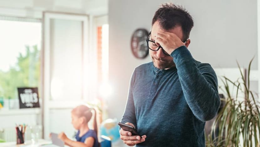 Commentary: Social media use and poor well-being feed into each other in a vicious cycle Commentary: Social media use and poor well-being feed into each other in a vicious cycle