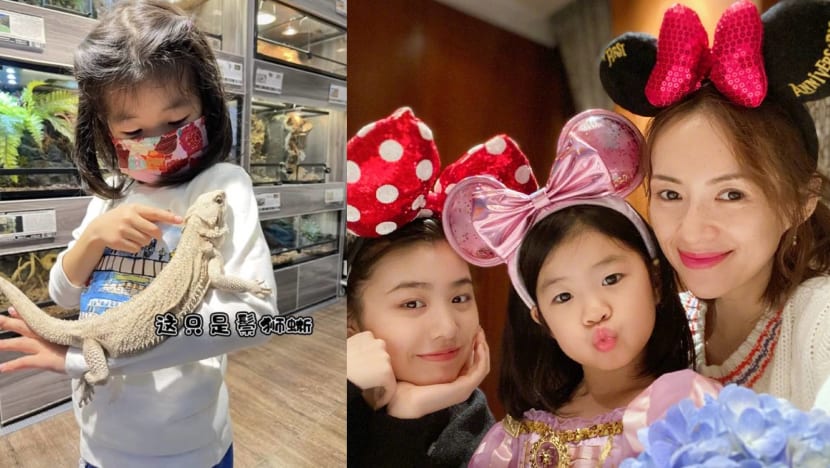 Zhang Ziyi’s 5-Year-Old Daughter Shows No Fear When Handling Reptiles