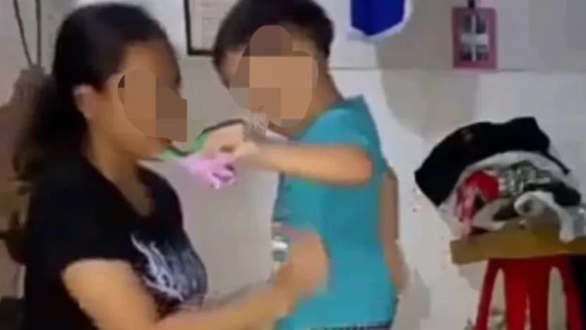 Diimingi-imingi Rp 15 juta, Ibu muda cabuli anak kandung sendiri di Tangsel