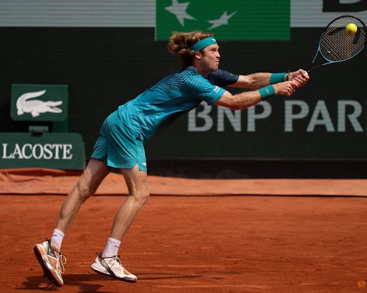Rublev's red mane grows on fans as results shift perception