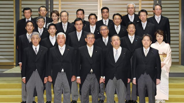 日本公布新内阁名单 13人首次入阁