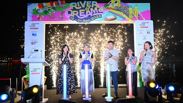 为新加坡河畔节开幕 徐芳达：拟立法让私企管理商业促进区