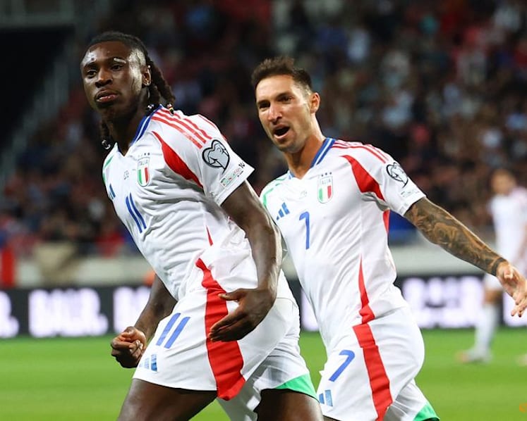 Italy keep World Cup hopes ticking over with crazy 5-4 win over Israel