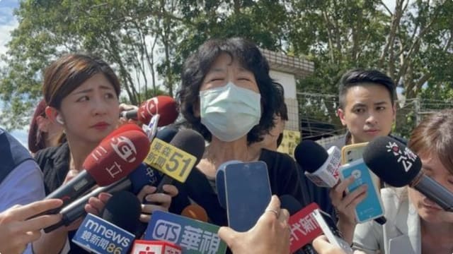 妻子到看守所带枕头凉蓆给柯文哲 却被退回