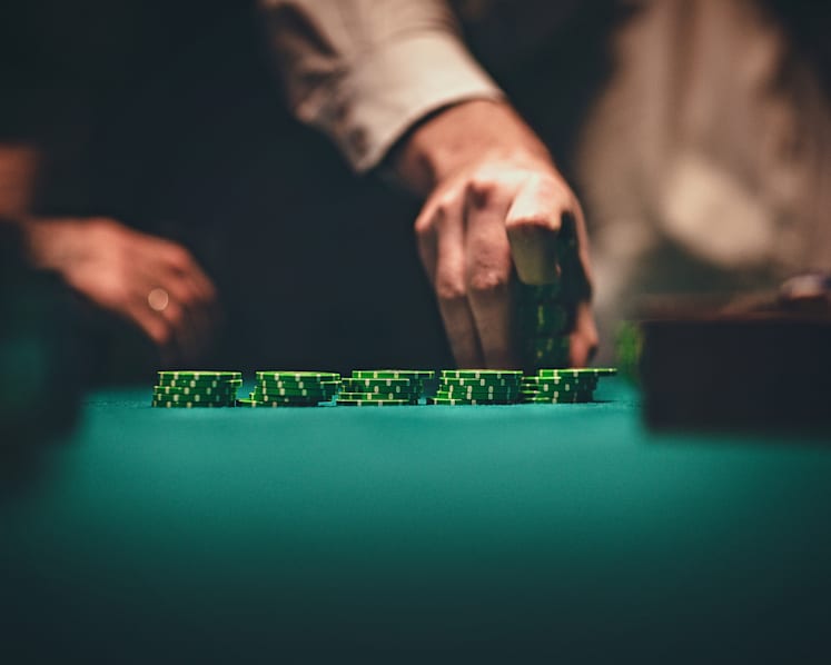 Trio jailed for using super glue on their palms to steal casino chips