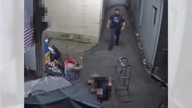 监控惊见父倒地 台湾男子报警揭失智母失联