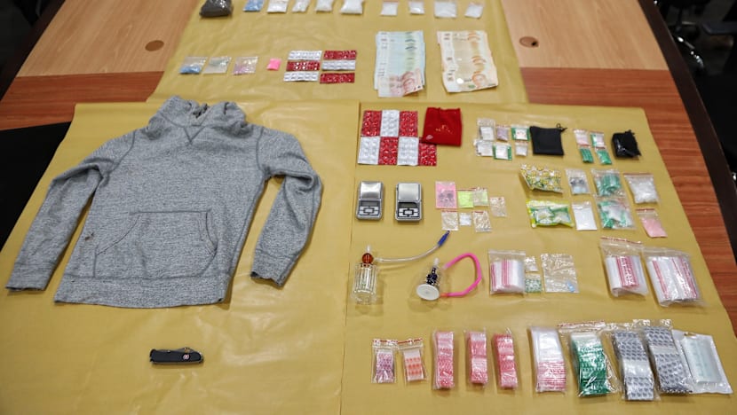 Hunt for suspects in Geylang stabbing leads police, CNB to wanted man
