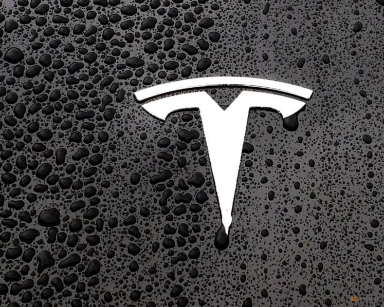Tesla authorised to test supervised self-driving software in Belgium