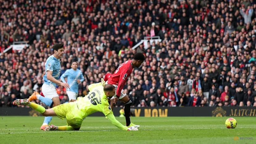 Man Utd sweep past Man City as Carrick enjoys perfect start