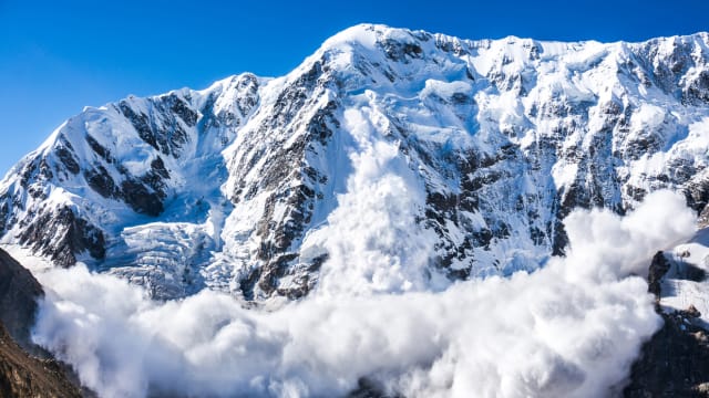 日本北海道发生雪崩 造成两人死亡