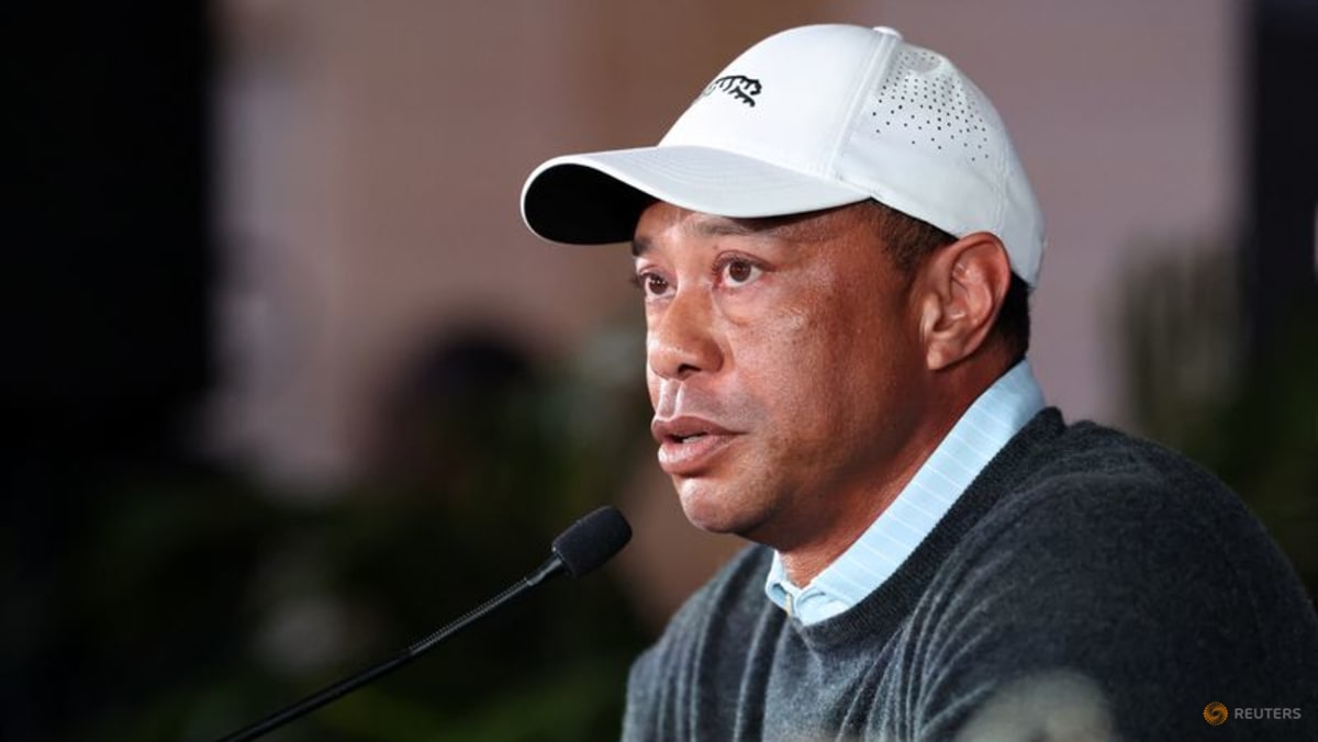 Tiger Woods arrested on DUI charge after Florida car crash