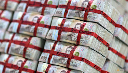 Thailand's strong baht threatens exports, tourism amid global headwinds