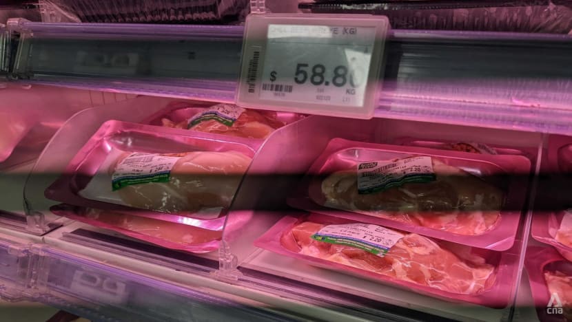 Limited chicken export hinders Indonesia's chances to replace Malaysia’s supply: Farmers association Limited chicken export hinders Indonesia's chances to replace Malaysia’s supply: Farmers association