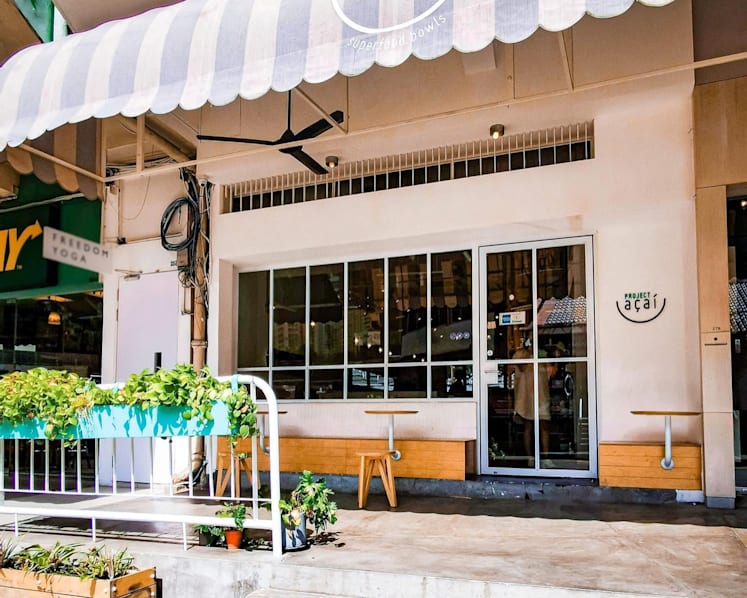 Man who hurled racial slurs at Project Acai cashier gets jail and fine