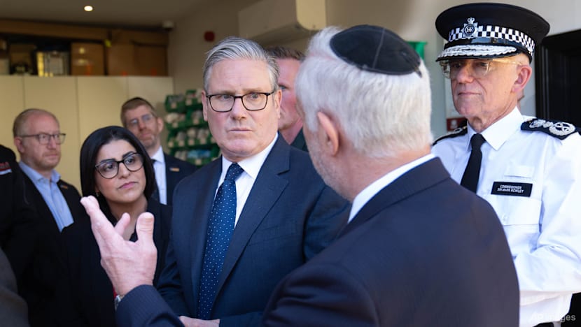 Starmer urges tougher action against Gaza protests in UK following antisemitic attacks