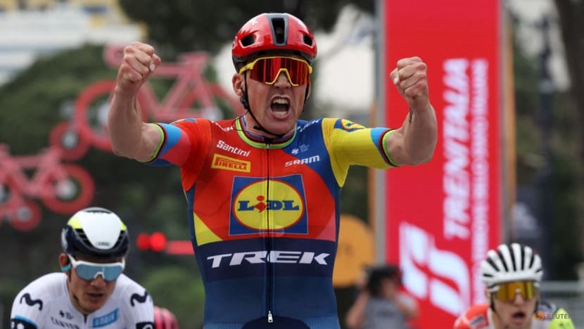 Pedersen sprints to take Giro stage three and retake pink jersey