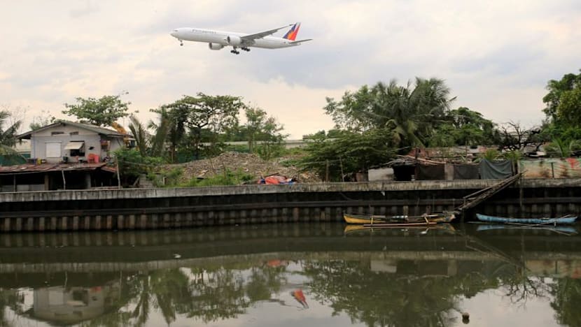 Philippine Airlines signs for 15 Boeing 787s, with rights for five more