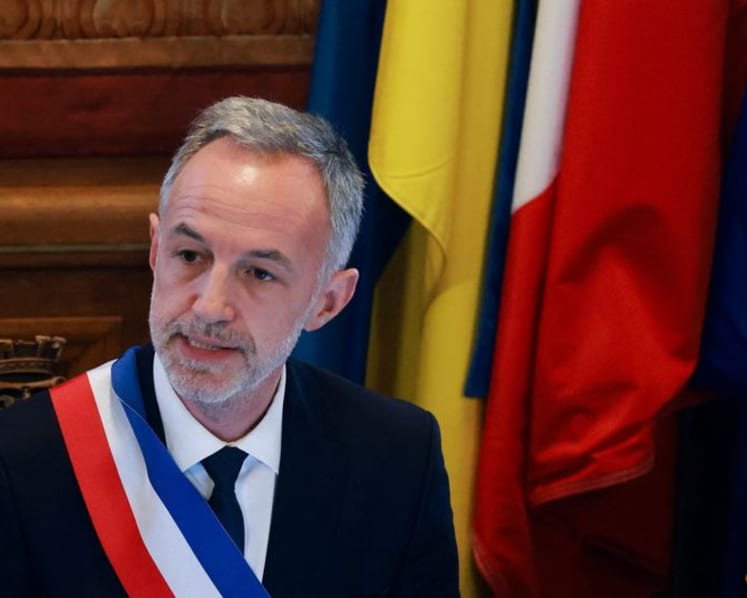 Paris mayor pushes for resolution in PSG stadium talks by summer