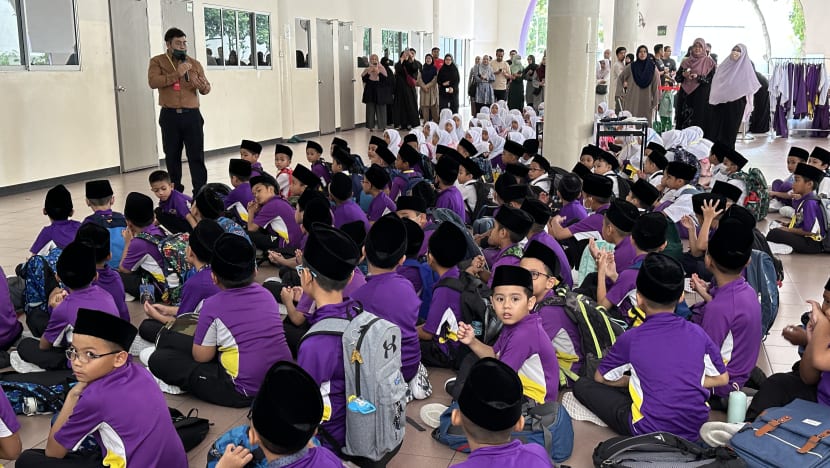 Teruja campur gemuruh, hari pertama persekolahan murid darjah 1 Teruja campur gemuruh, hari pertama persekolahan murid darjah 1