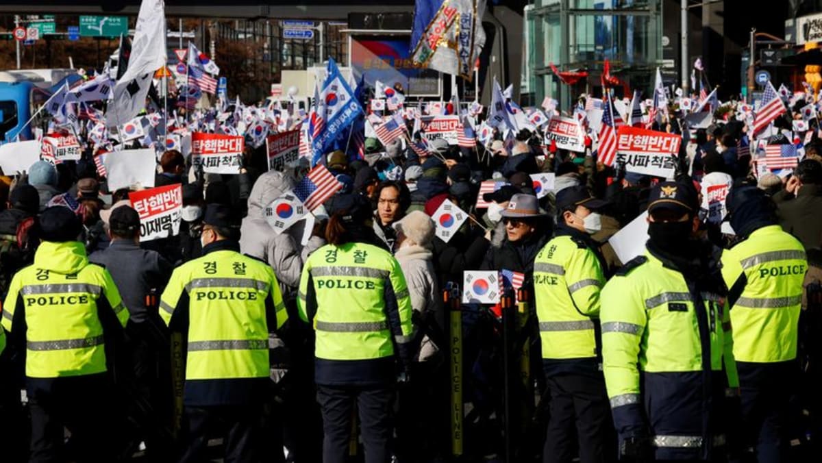 South Korea investigators vow to execute Yoon Suk Yeol arrest warrant South Korea investigators vow to execute Yoon Suk Yeol arrest warrant