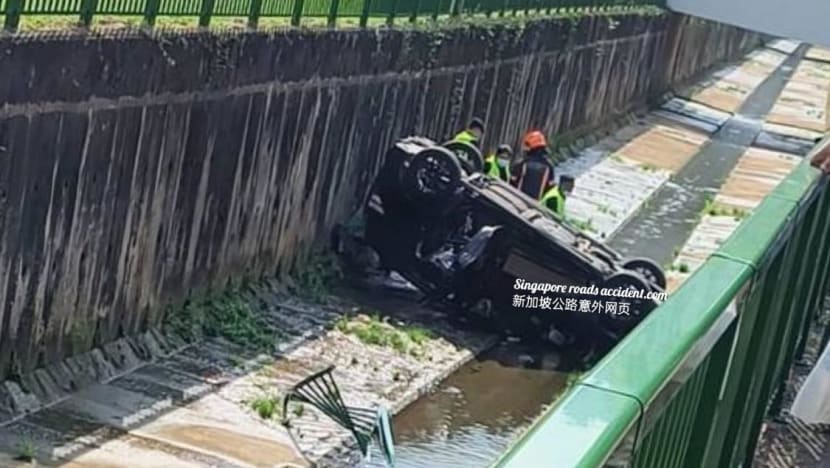 Driver, 25, taken to hospital after car crashes into canal at Bukit Batok