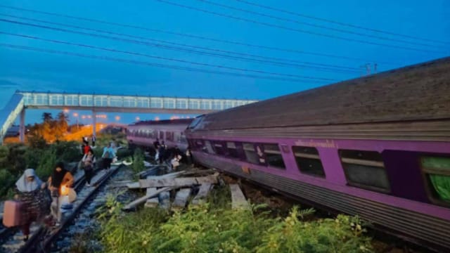 泰国发生火车出轨事故 造成至少九人受伤