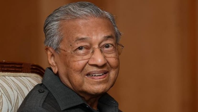 Dr Mahathir berjaya jalani prosedur perubatan elektif; kini semakin pulih Dr Mahathir berjaya jalani prosedur perubatan elektif; kini semakin pulih