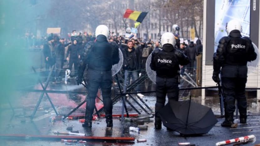 Thousands march in Brussels against Belgium's COVID-19 measures