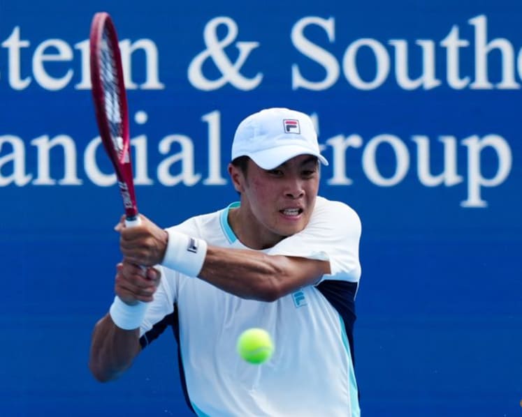 Red-hot Nakashima stuns Medvedev to reach Cincinnati fourth round