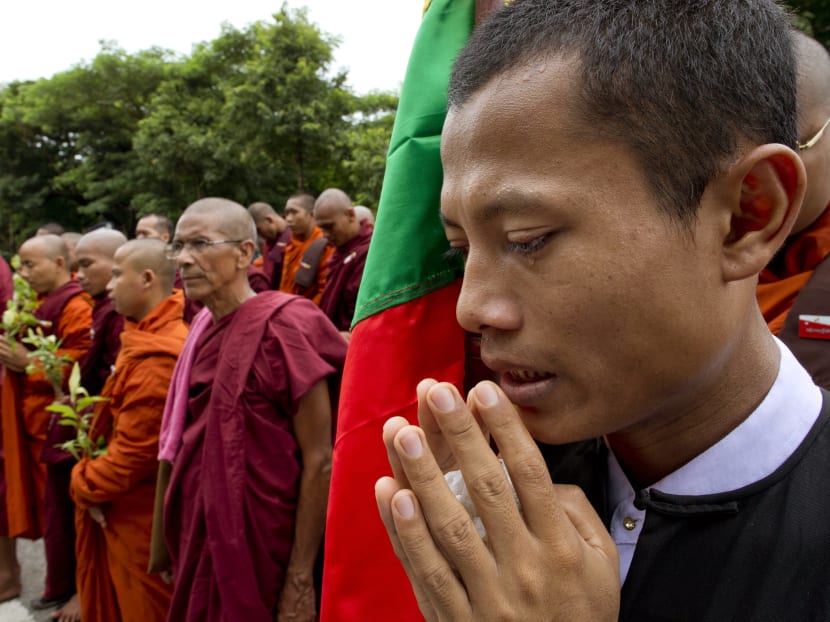 Gallery: Hundreds in Yangon pay respect to assassinated leader Aung San in 68th death anniversary
