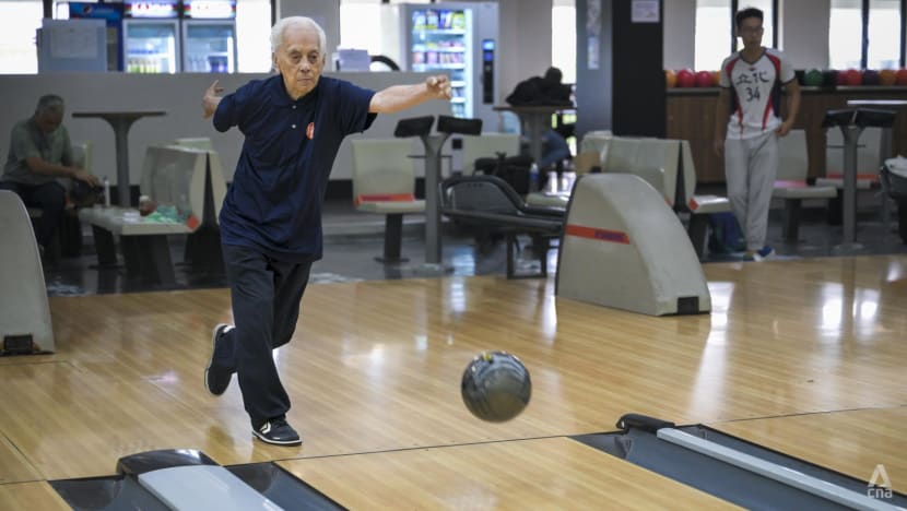 'Never too old to do the things that you love': Despite vision loss, this 93-year-old bowler keeps going
