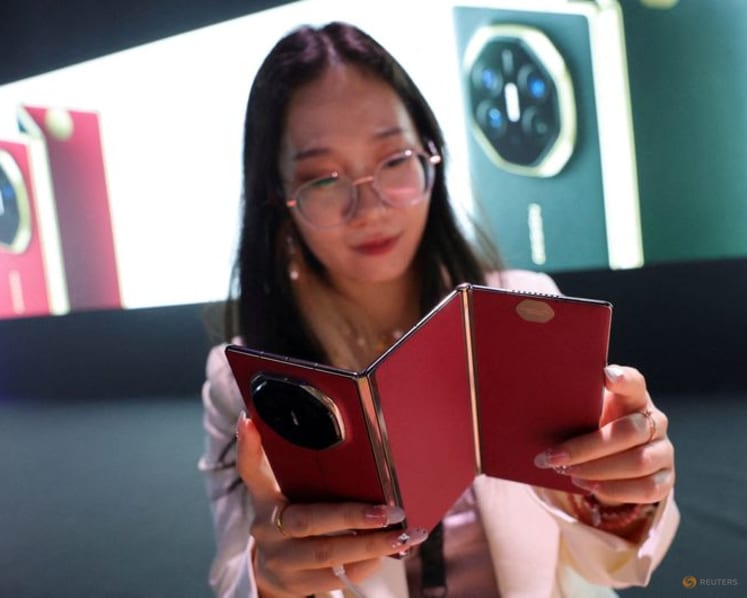 As Apple prepares to make a splash, a brief history of foldable phones