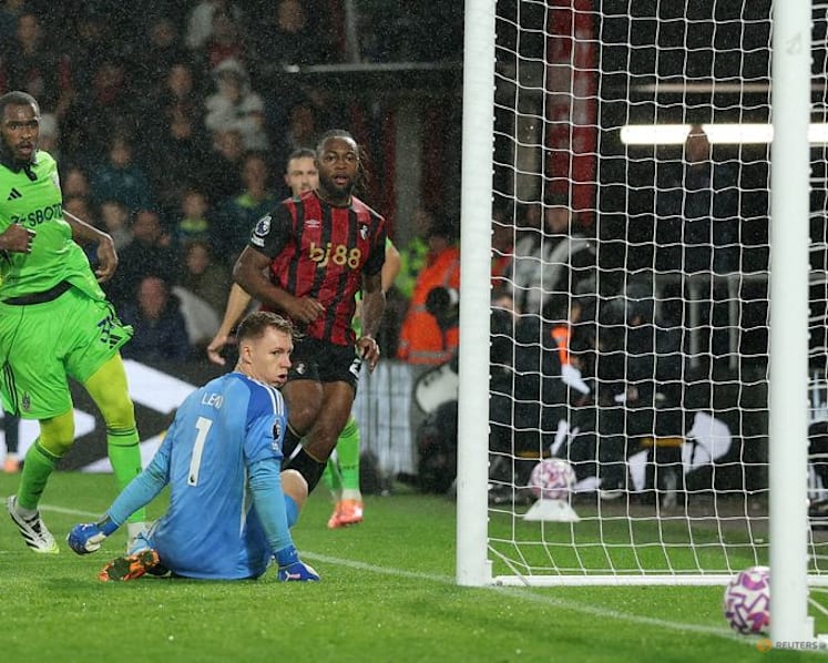 Semenyo and Kluivert stunners send Bournemouth second