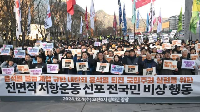 国会大厦仍有抗议活动  其他地方运作如常