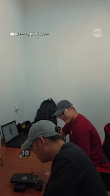 The owner of Kleeno Cleaning Services turned the tables and told the scammer he couldn't pay up because he has "a sick buffalo" #8dayssgtrending #8dayssg #googlereviews #sgtrending #fyp 