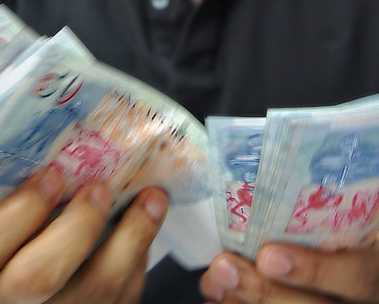Jail for man who got teenage girlfriend to sell sexual services and items, controlled S$40,000 of her earnings