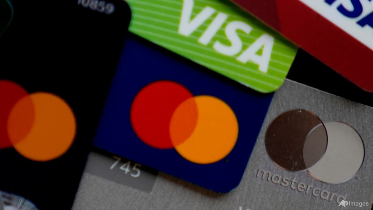 Unpaid credit card balances in Singapore hit 10-year high of S.07b