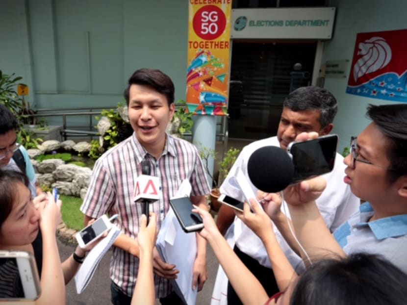 Potential candidates arrive at the Elections Department