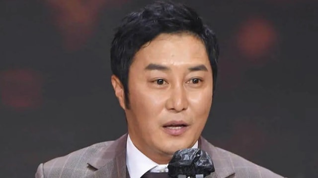 与前妻离婚1年多　韩国喜剧演员金炳万宣布再婚，娶圈外女友！